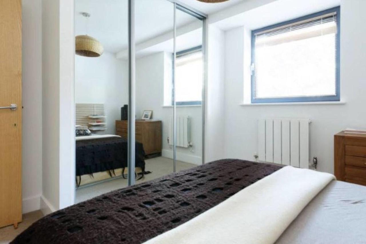 Peaceful Modern 2 Bedroom Flat With Water Views London Exteriör bild