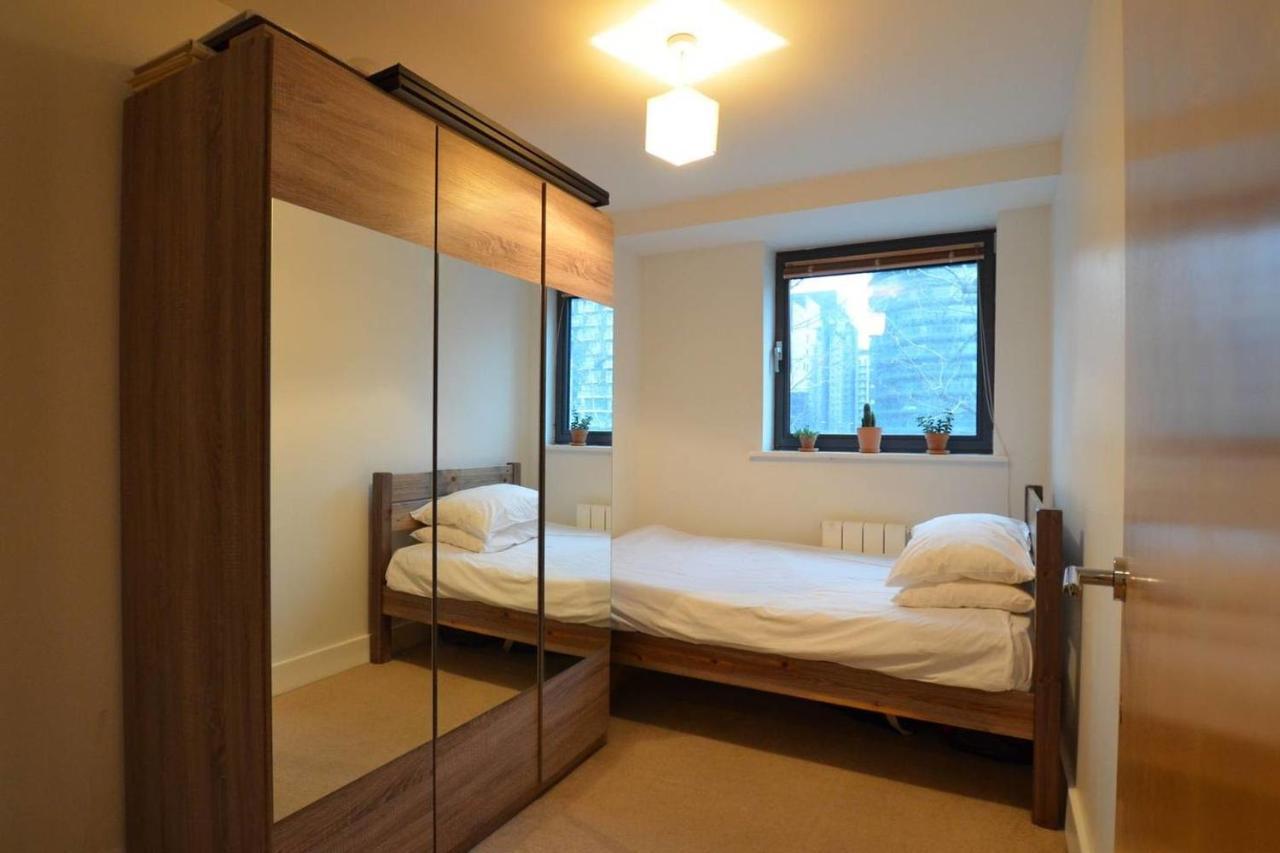 Peaceful Modern 2 Bedroom Flat With Water Views London Exteriör bild