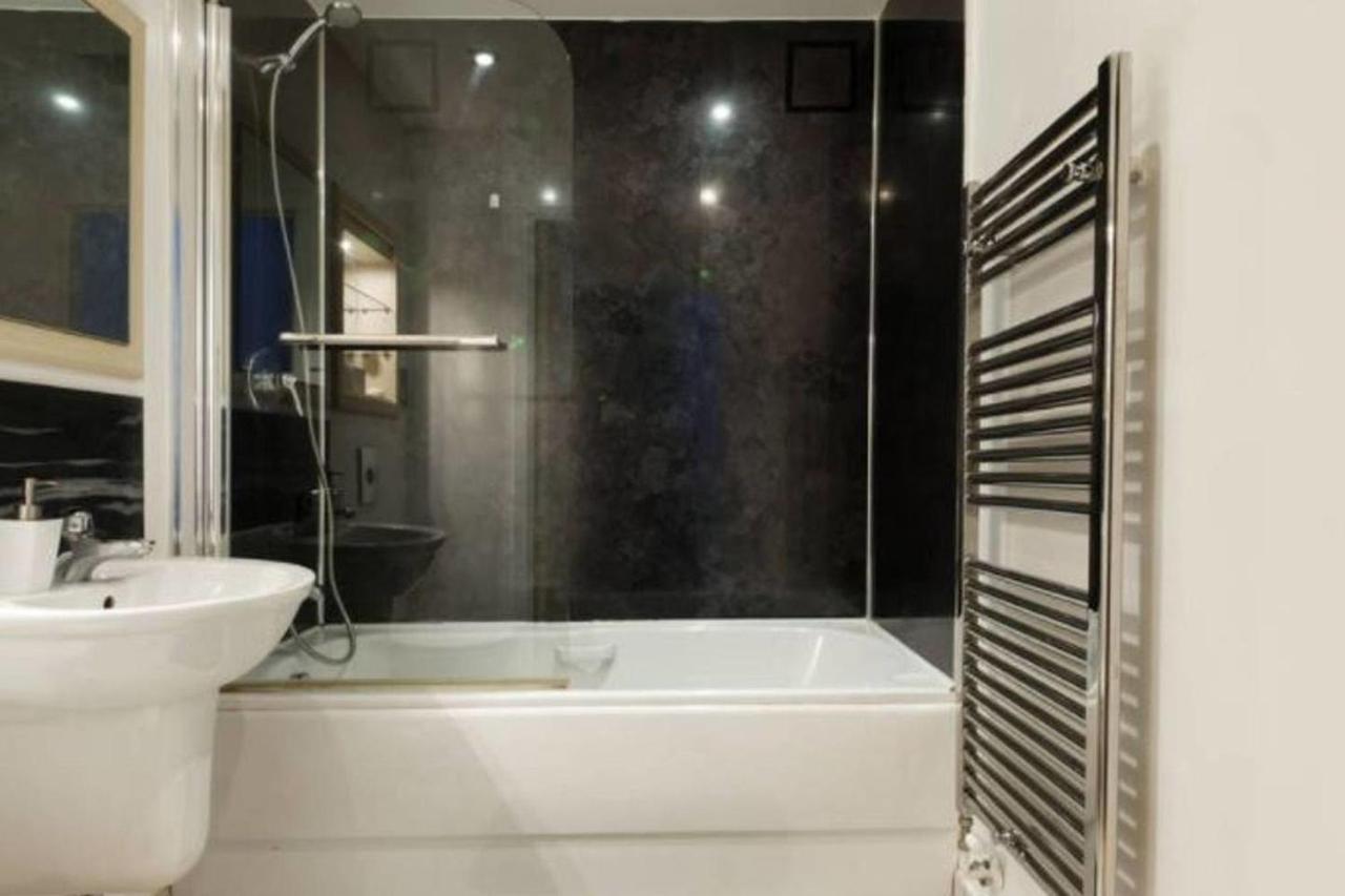 Peaceful Modern 2 Bedroom Flat With Water Views London Exteriör bild