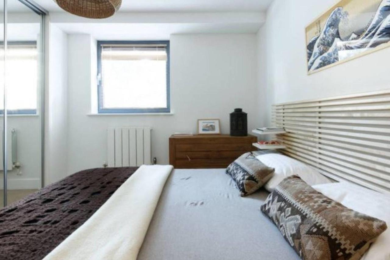 Peaceful Modern 2 Bedroom Flat With Water Views London Exteriör bild